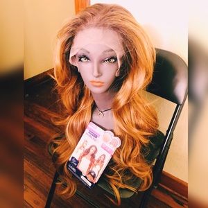 NWT Outre Laurel 13x6 Lacefront Wig